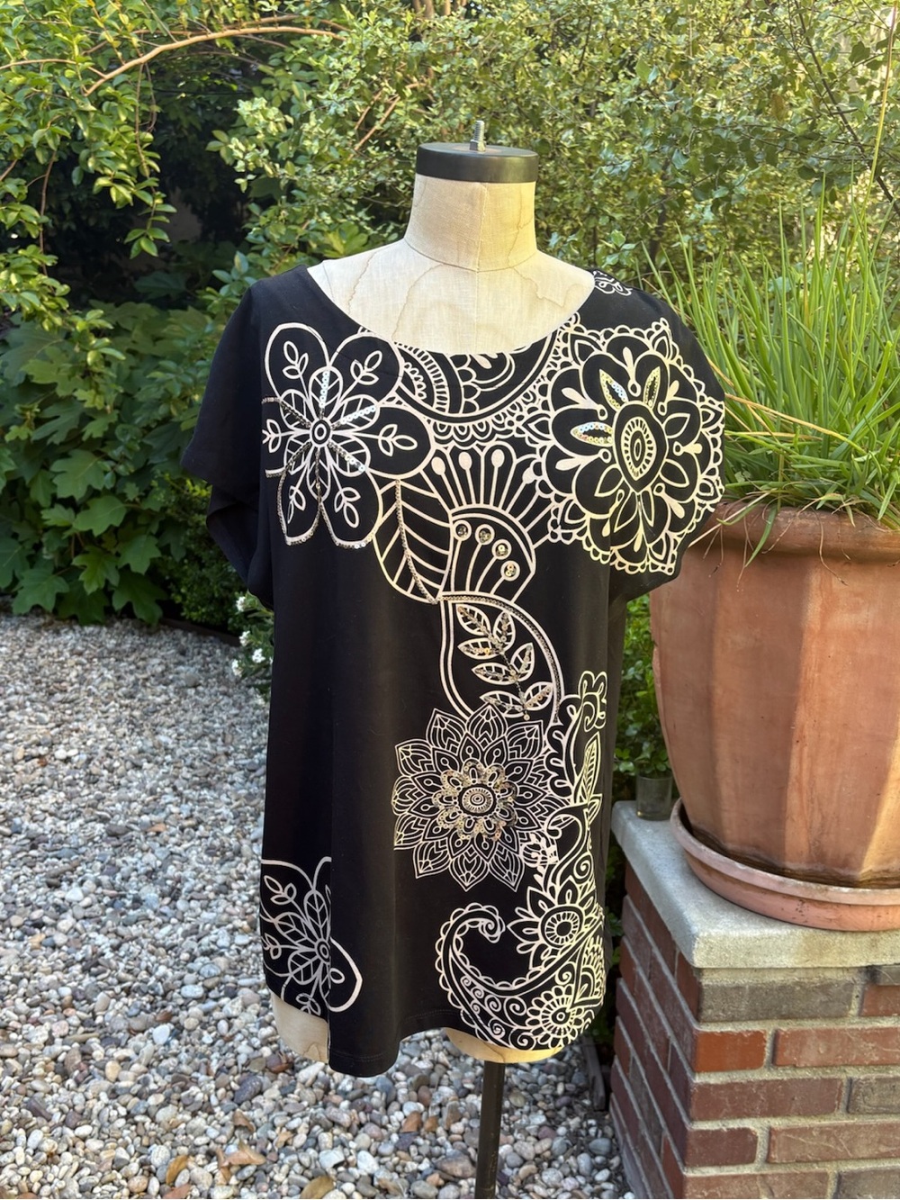 Marina Rinaldi cap-sleeve top with gold sequined embellishment - size S